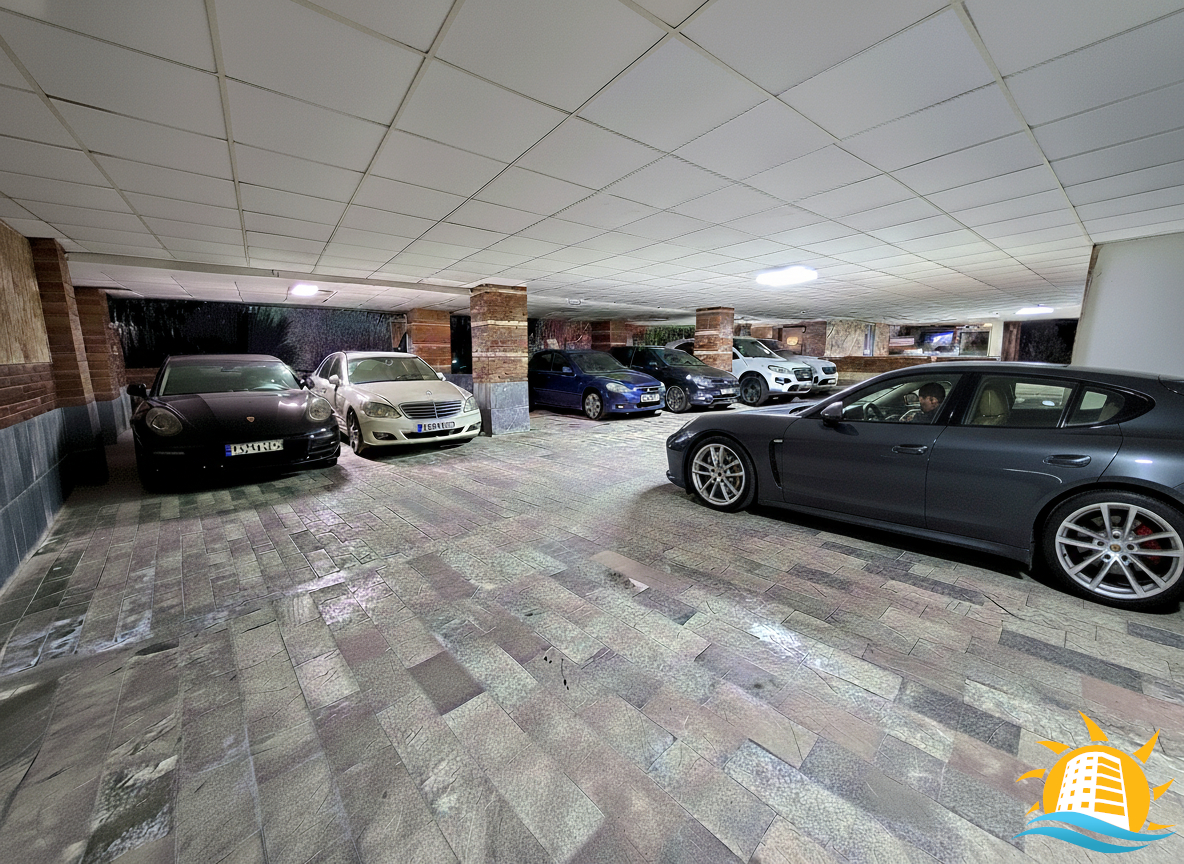 Covered parking / garage